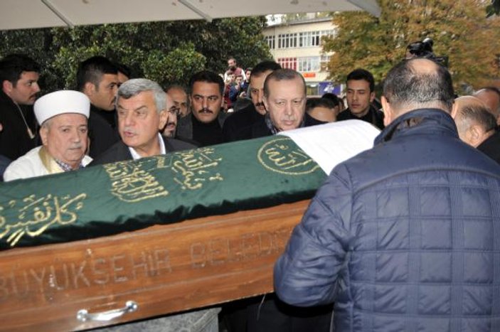 Cumhurbaşkanı Erdoğan okul arkadaşının cenazesine katıldı
