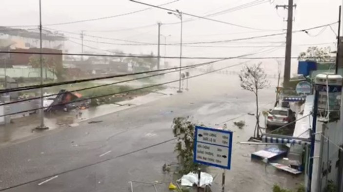 Vietnam'da Damrey tayfunu: 20 ölü 17 kayıp