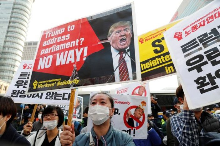 Trump'a Güney Kore'de protesto