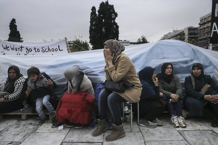 Atina'da açlık grevindeki sığınmacılardan protesto