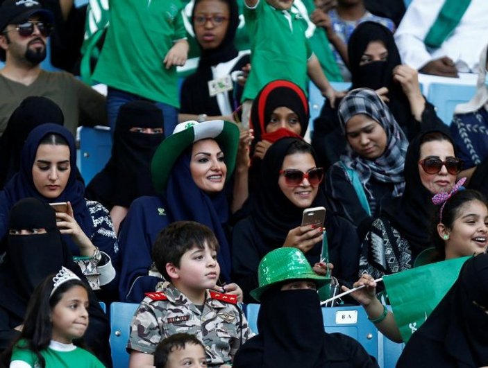 Ilımlı Suudi Arabistan'da ilk kadın basket turnuvası