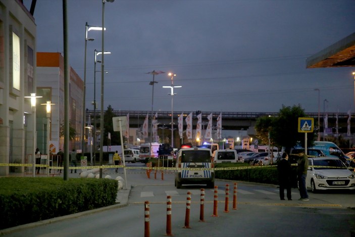 İstanbul'da AVM'de bombayla yakalanan 4 zanlı tutuklandı