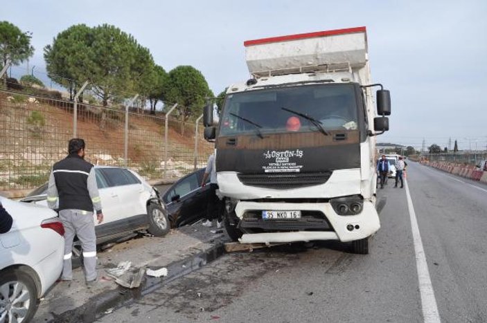 İzmir'de kamyon, 7 araca çarptı