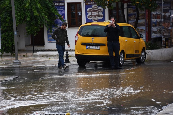 Bodrum'da şiddetli yağış etkili oldu