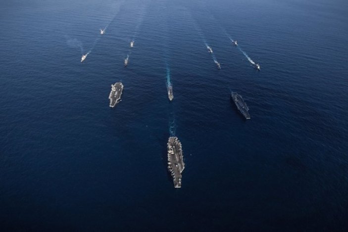 Amerikan donanması Pasifik'te savaş düzenine geçti