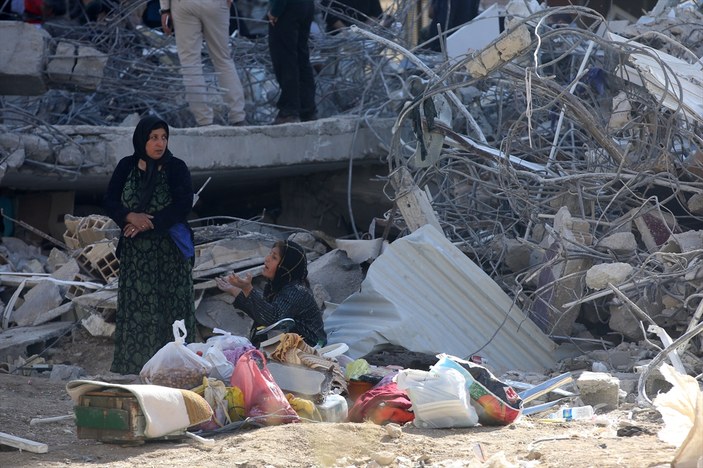 Depremin vurduğu İran'da ağır bilanço