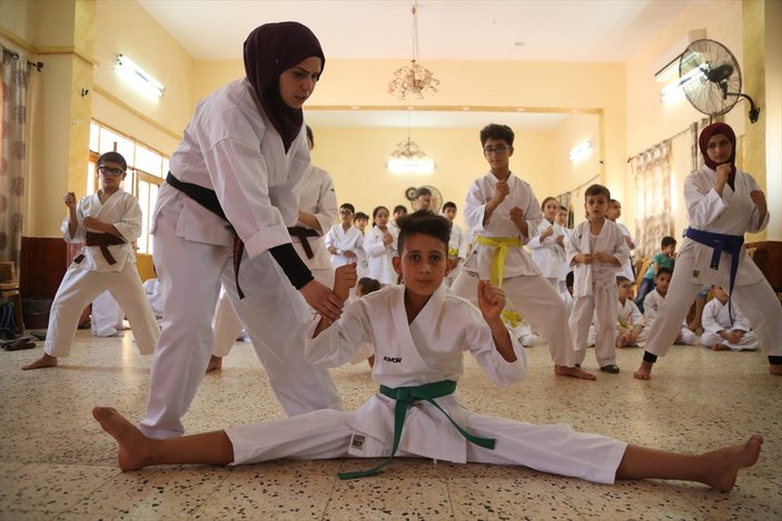 Filistinli kadının karate tutkusu engel tanımadı