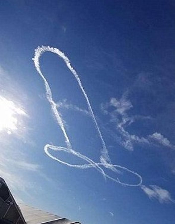 Gökyüzüne penis çizen Amerikan pilotlarına soruşturma
