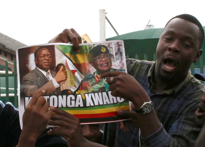 Zimbabve'de devrik lider ayrılık kararını açıklayacak