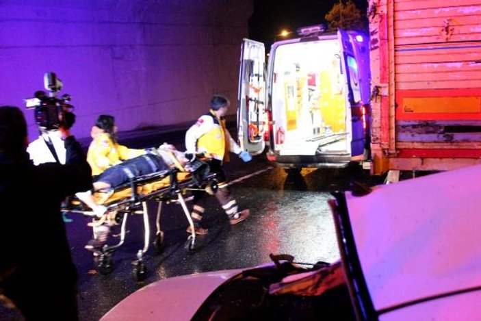 Şişli'de trafik kazası: 1'i ağır 3 yaralı