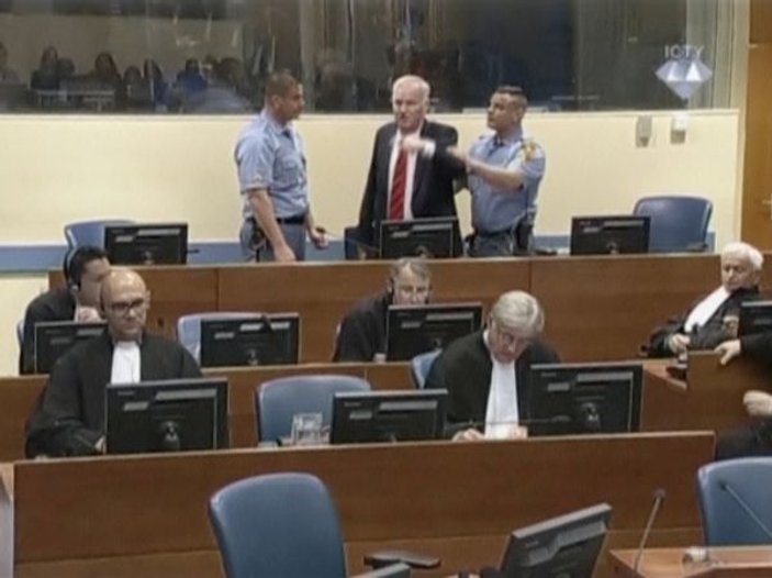 Mahkeme'nin Mladic kararı dünyada yankı uyandırdı