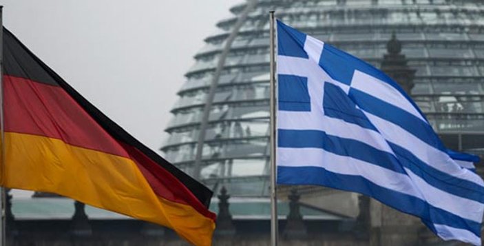 Almanya'da Yunan vatandaşlara sıkı arama