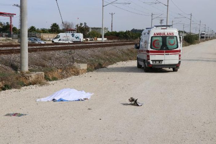 Adana'da trenin altında kalan genç öldü