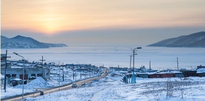 Sibirya'da öğrenciler eksi 50 derecede okula gidiyor