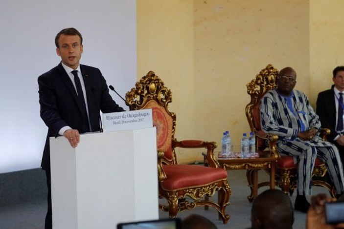 Macron'dan Burkina Faso'da tuhaf davranışlar
