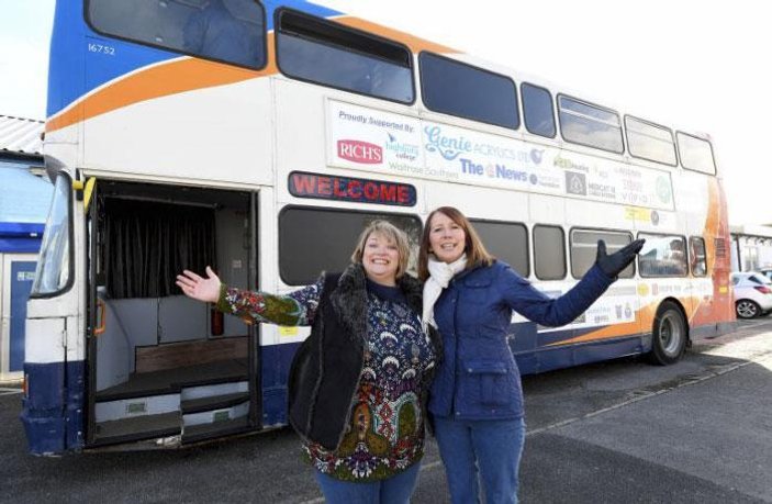 İngiltere'de çift katlı otobüsü evsizlere ev oldu
