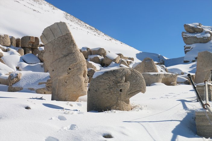 Nemrut Dağı beyaza büründü