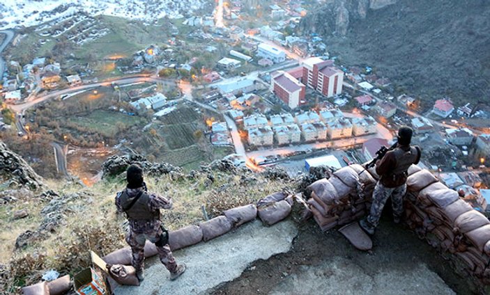 Hakkari'de sınırın kör noktasında vatan nöbeti