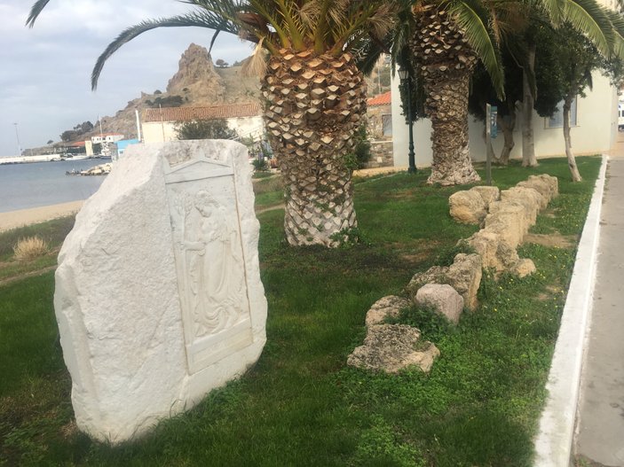 Yunan, Baltacı Mehmet Paşa’nın mezarının yerine merdiven yaptı