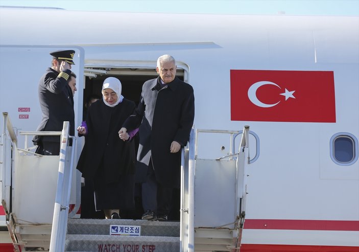 Başbakan Güney Kore'de Türk şehitlere dua etti