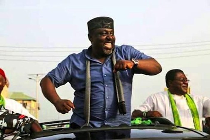 Nijerya'da vali, kız kardeşini 'Mutluluk Bakanı' yaptı
