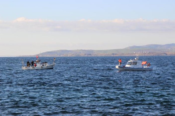 Feribot balıkçı teknesine çarptı: 1 kayıp