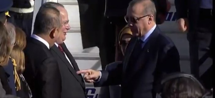 Cumhurbaşkanı Erdoğan ile Kotzias arasında kravat diyaloğu