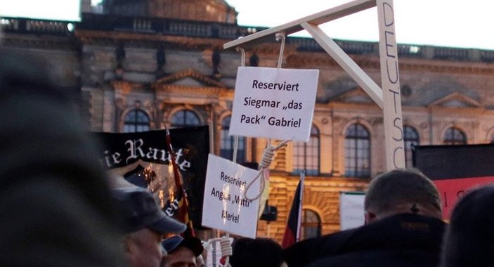 Alman mahkemesi, 'Merkelli darağacı' satışına izin verdi