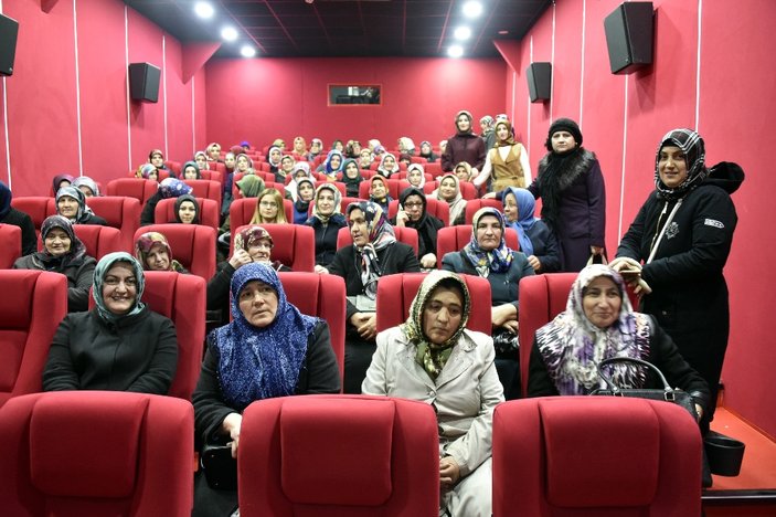 Gümüşhane'de 70 kadın ilk kez sinemaya gitti