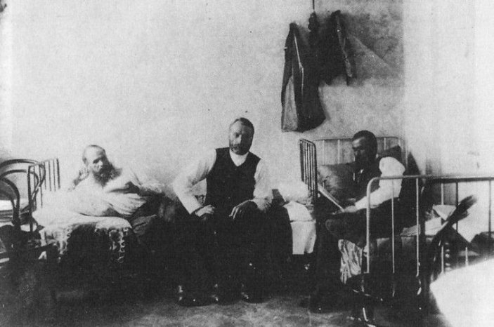 Fyodor Dostoyevski’nin baba oğul çatışması romanı: Karamazov Kardeşler
