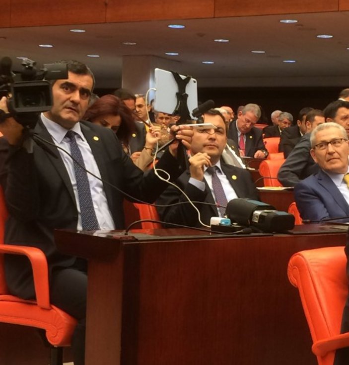 Ali Şeker Meclis'te canlı yayın sistemi kurdu