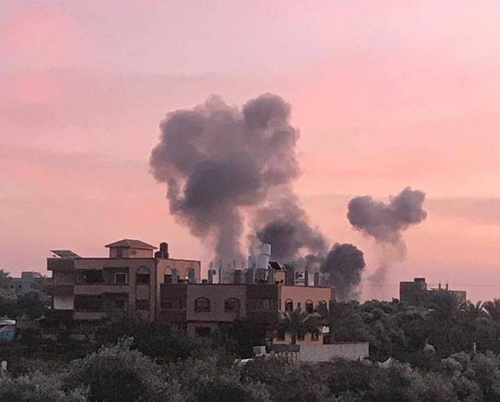İsrail Gazze'de 3 noktaya füze attı