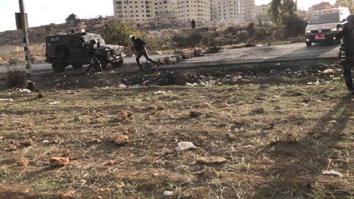 Ramallah’ta Türk bayraklı protestocu dikkat çekti