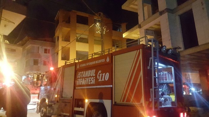 Madde bağımlıları İstanbul'da bir binayı yaktı