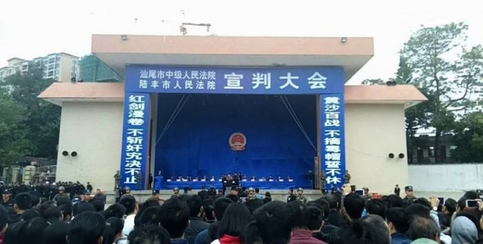 Çin'de uyuşturucu tacirliğinden 10 kişiye idam cezası