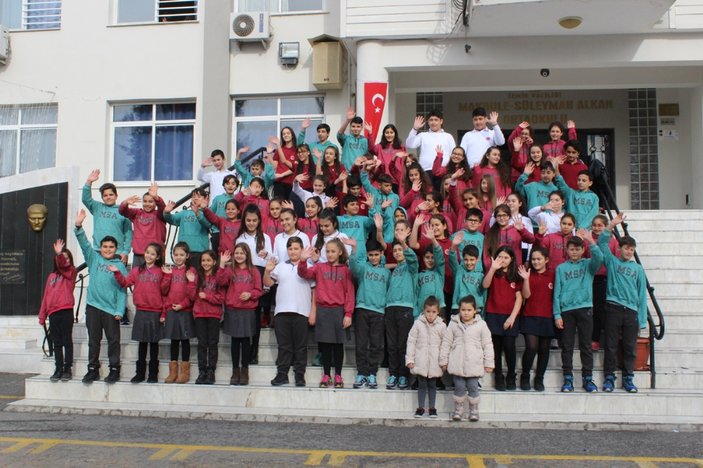 33 ikiz ve bir üçüz öğrencili okul Guinnes'a aday olacak