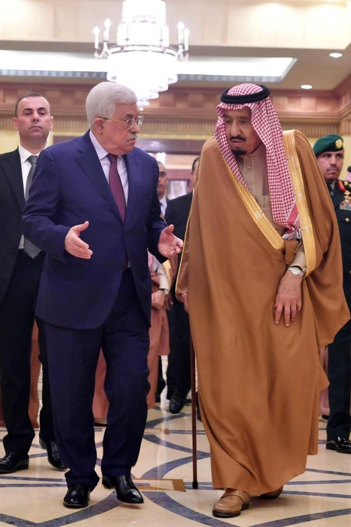 Suud Kralı Selman ile Filistin lideri Abbas görüştü