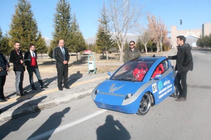 Türk öğrenciler elektrikli araba yaptı