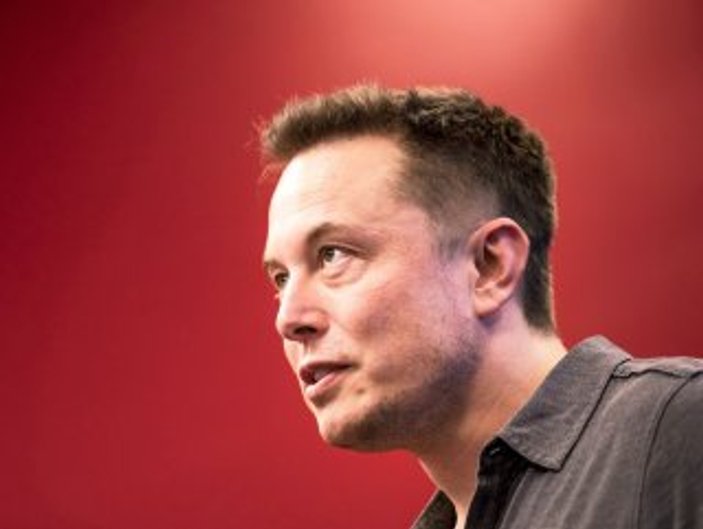 Elon Musk Twitter'da cep telefonu numarasını paylaştı