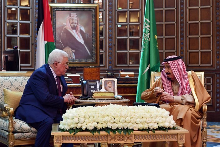 Suudi Arabistan'da Mahmud Abbas-Kral Selman görüşmesi