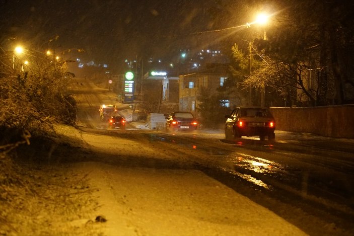 Kar yağışı İstanbul'a ilerliyor