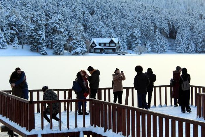 Gölcük Tabiat Parkı beyaza büründü