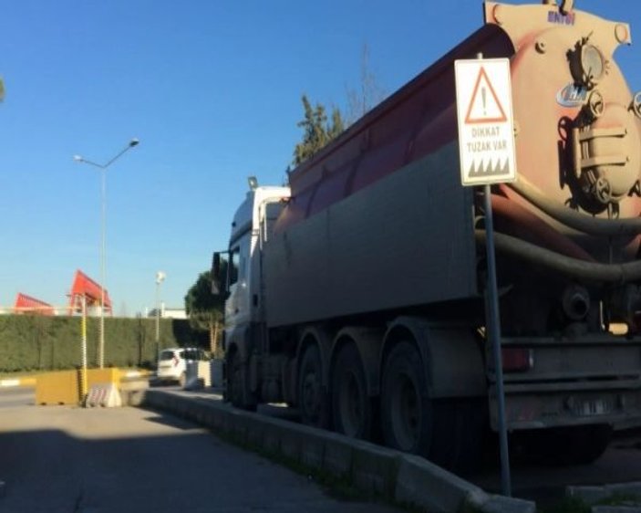 Tuzla'da kokuya neden olan 4 kamyon yakalandı