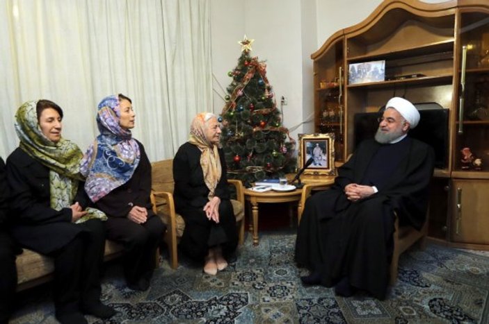 Hasan Ruhani'den Ermeni aileye Noel ziyareti