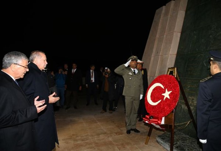 Erdoğan, Tunus'ta Şehitler Anıtı