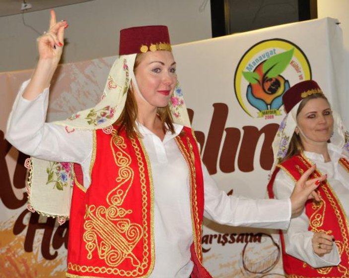 Yabancı gelinler en iyi Türk kahvesini yapmak için yarıştı