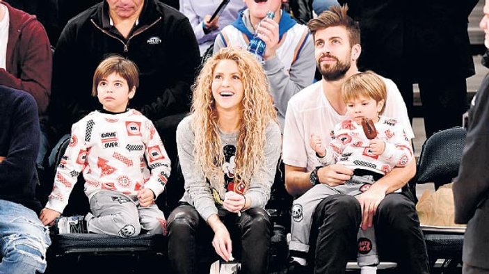 Shakira çocuklarla maçta