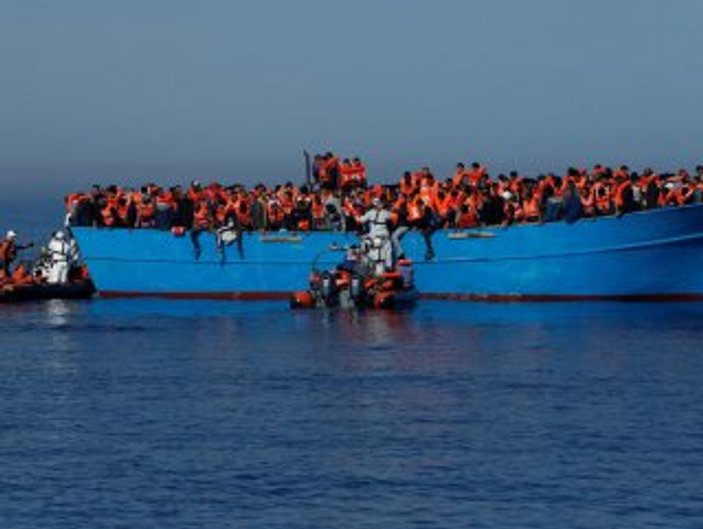 Yunanistan’da göçmen taşıyan üç insan tüccarına hapis