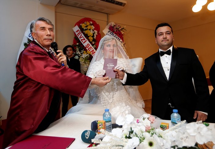 İzmir'de bir nikahı ilk kez müftü kıydı