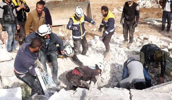 İdlib'e bombardıman sürüyor